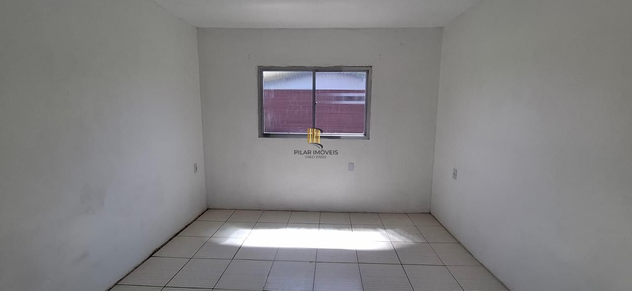 Casa em Canoas de 2 dormitórios DESOCUPADA