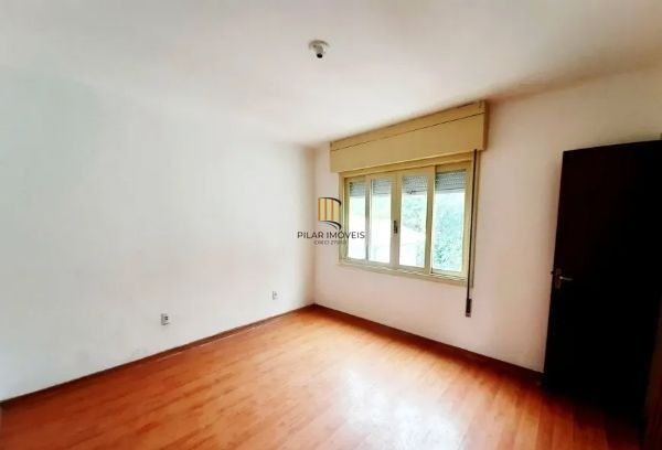 Apartamento no Petrópolis de 3 dormitórios e 2 vagas