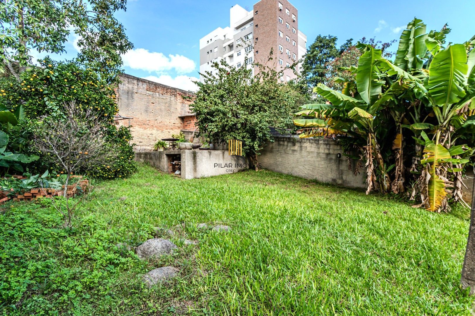Casa no Jardim Botânico de 2 dormitórios 1 vaga e amplo terreno