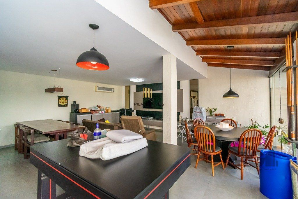 Casa 4 Dormitório(s) Bairro Jardim Planalto