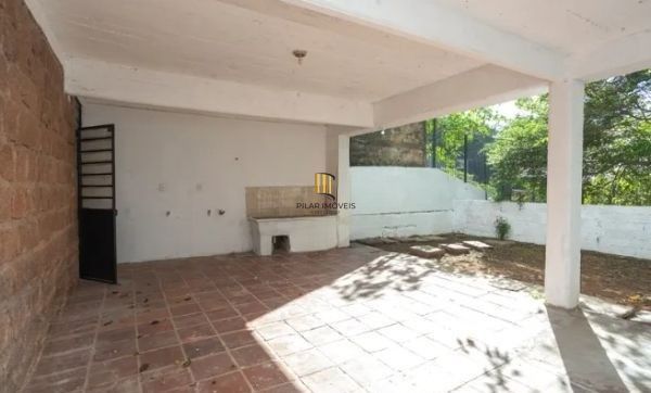 Prédio comercial no bairro Vila Jardim com 550m²