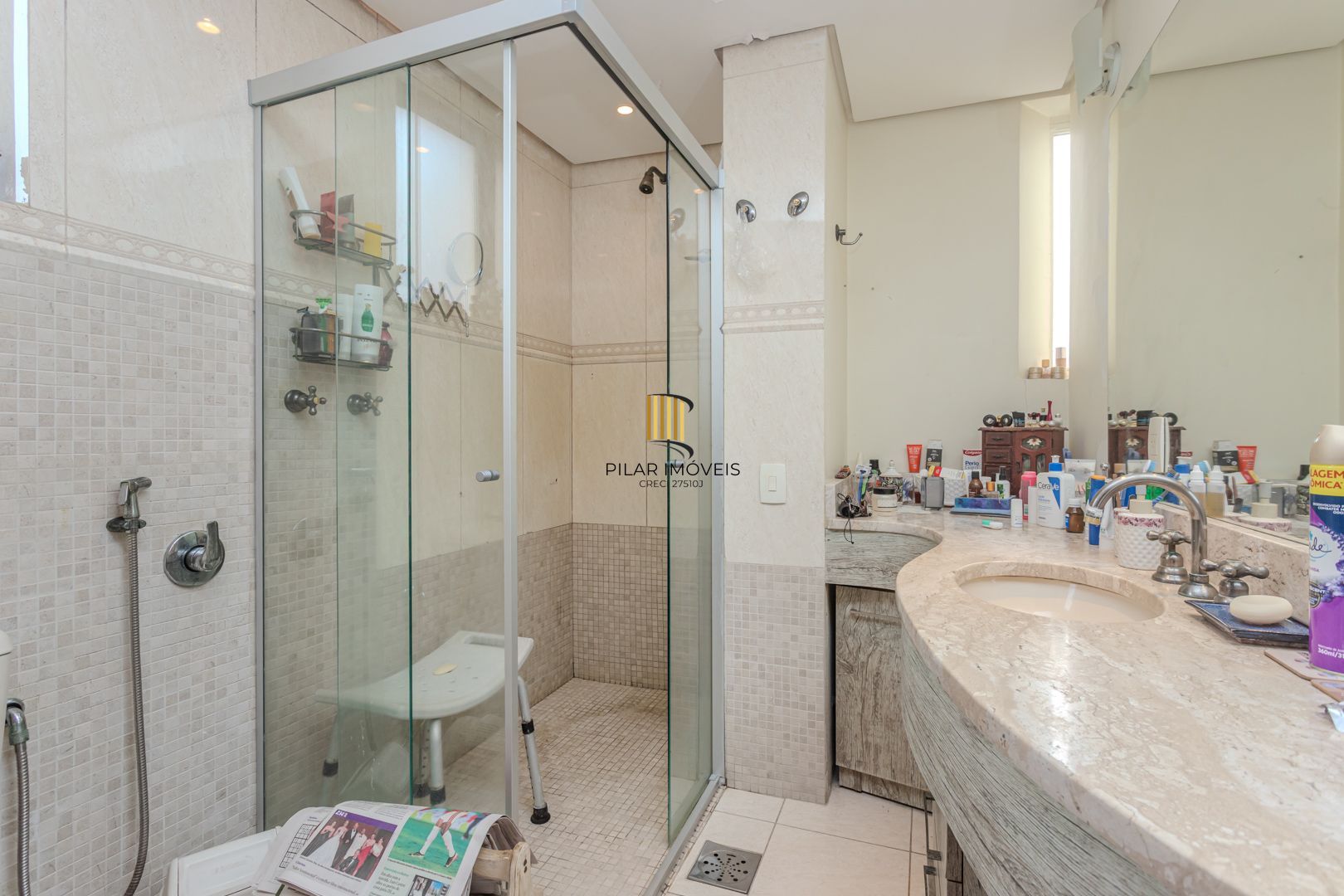 Cobertura no Menino Deus de 3 dormitórios e vaga