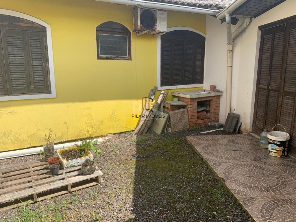 Casa para Venda - 179m², 4 dormitórios, sendo 1 suites, 3 vagas - Centro