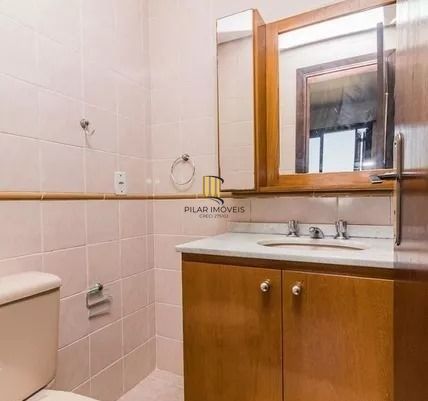 Apartamento amplo no bairro Tristeza de 3 dormitórios e 2 vagas