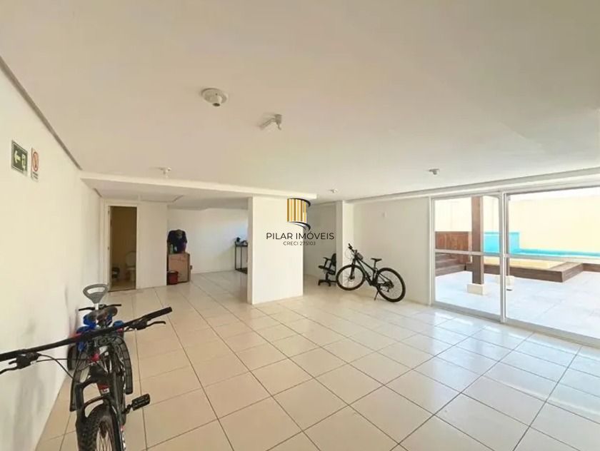 Apartamento no bairro Cavalhada de 3 dormitórios e 2 vagas