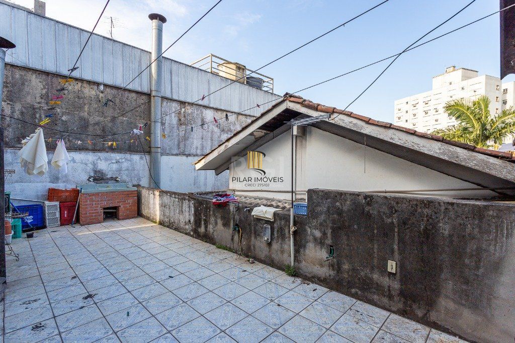 Casa para Venda - 272m², 3 dormitórios, 2 vagas - Santa Cecília