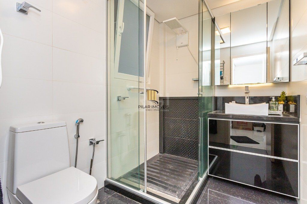 Apartamento no Centro - 2 dormitórios - reformado e mobiliado