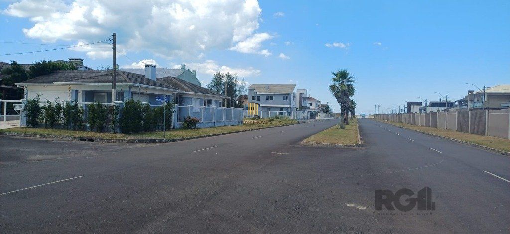 Ótima casa com 4 dormitórios na Praia de Atlântida Sul (Osório-RS)