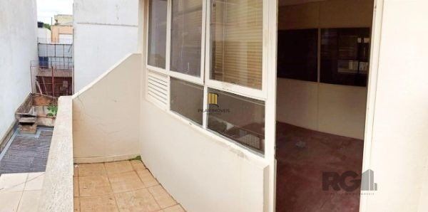 Sala / Conjunto comercial no Partenon com 32m² desocupada fundos