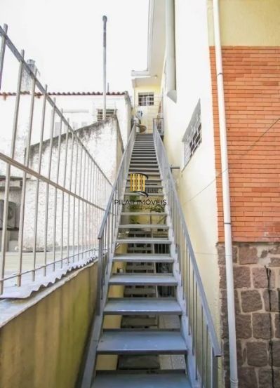 Casa sobrado no Petrópolis com 7 dormitórios e 4 vagas