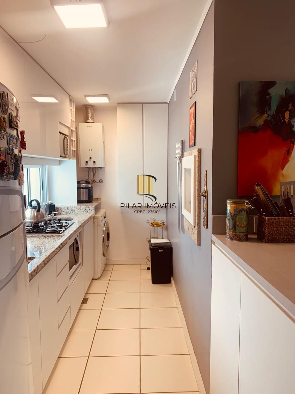 Apartamento no bairro Camaquã de 2 dormitórios vaga e infra