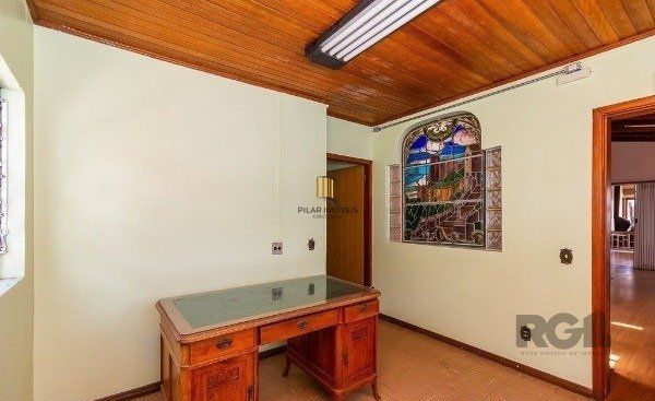 Casa 4 Dormitório(s) Bairro Petrópolis