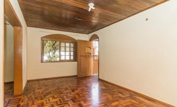 Casa no Sarandi de 4 dormitórios e 4 vagas