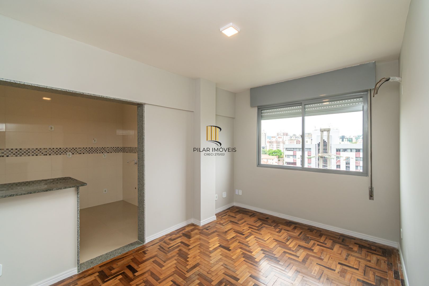 Apartamento 2 dormitorios, no Menino Deus reformado