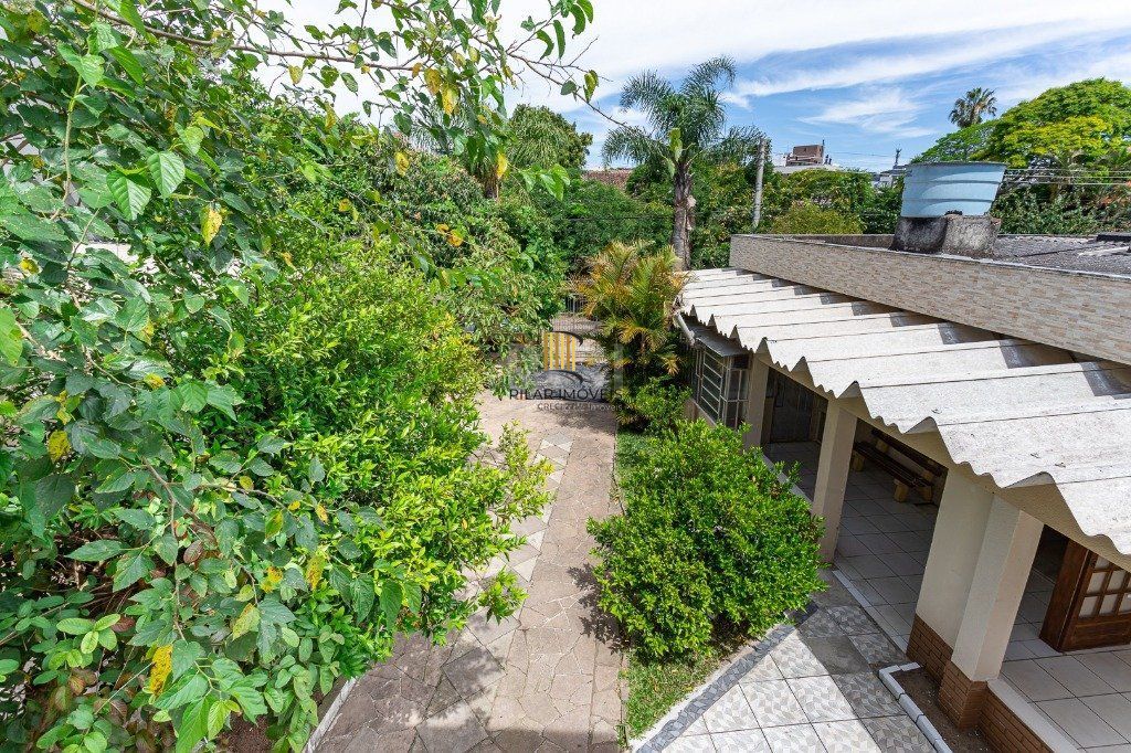 Casa para Venda - 740m², 5 dormitórios, sendo 1 suites, 3 vagas - Vila Assunção