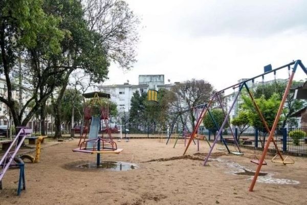 Apartamento de 2 dormitórios e *vaga no bairro Cavalhada