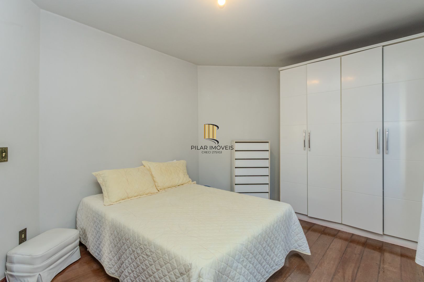 Cobertura duplex no bairro Petrópolis de 3 dormitórios vaga e terraço