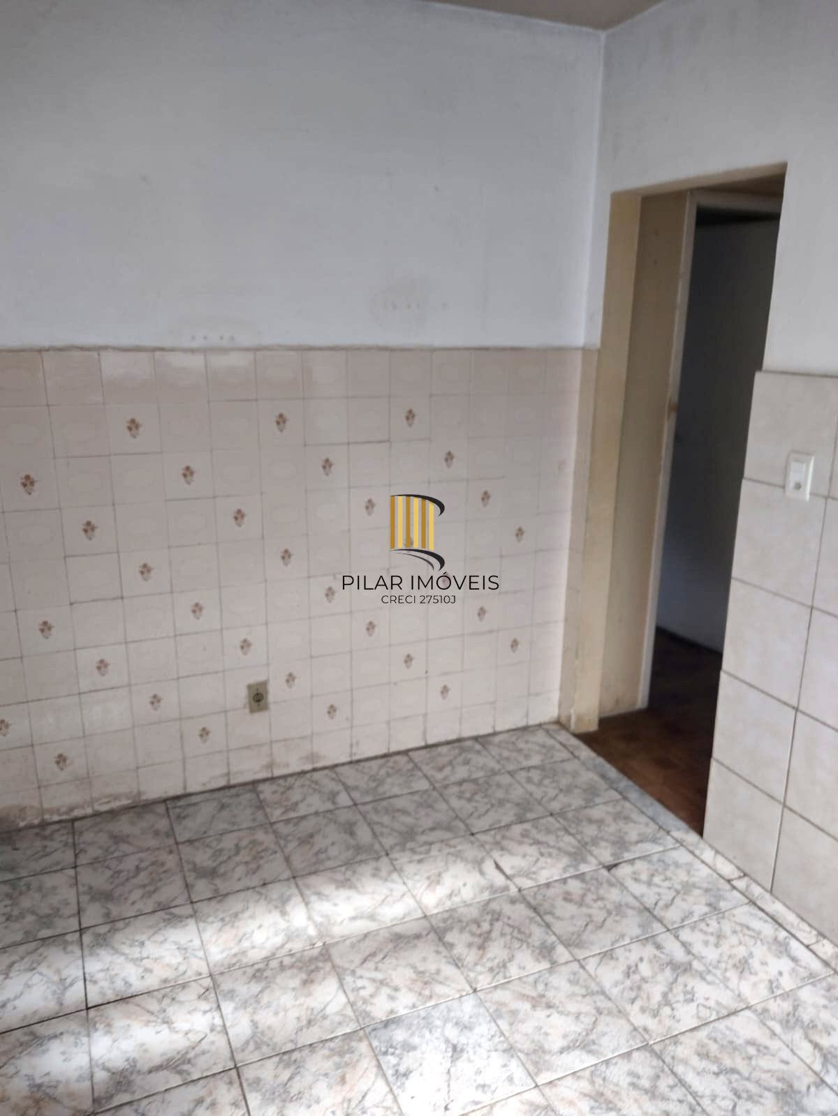 Apartamento de 2 dormitórios e vaga DESOCUPADO