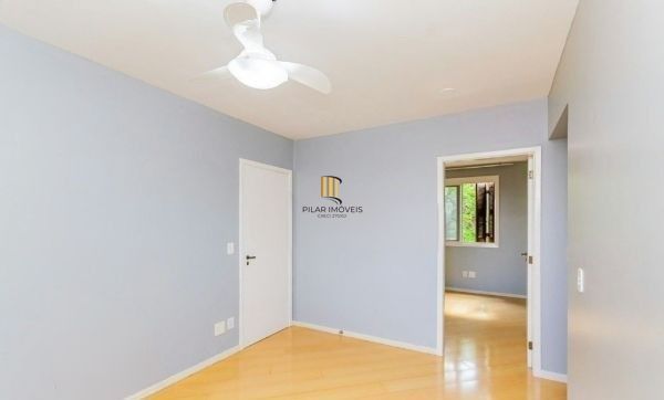 Apartamento no Passo D'areia de 2 dormitórios e 2 vagas DESOCUPADO