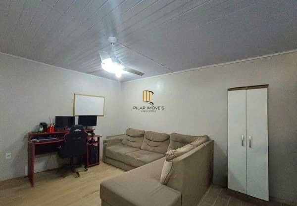 Casa no bairro Jardim do Salso com 2 dormitórios e 4 vagas