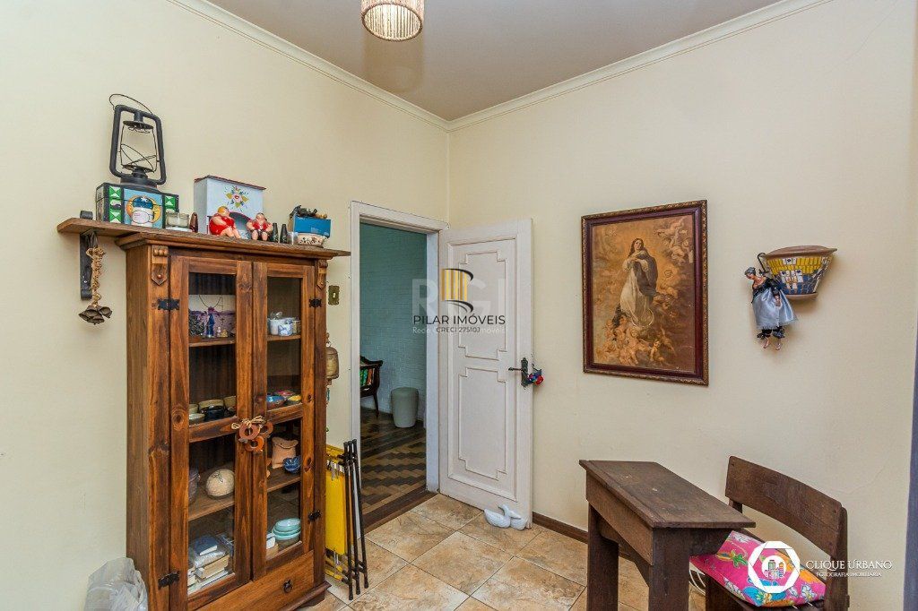 Casa para Venda de 3 dormitórios, Petrópolis