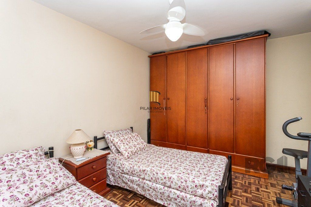 Apartamento de  2 dormitórios no Petrópolis térreo