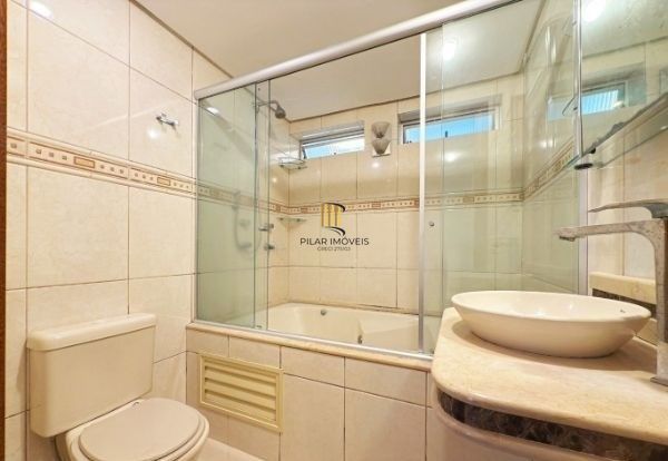 Apartamento no bairro Santana de 3 dormitórios e vaga DESOCUPADO