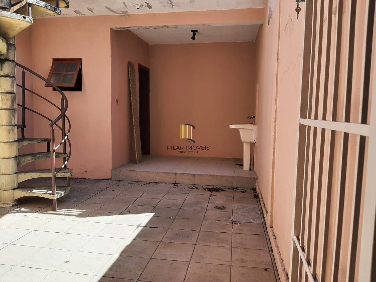 Casa 3 dormitórios no bairro Hípica