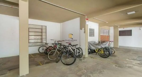 Apartamento no Passo D'areia de 1 dormitório e vaga DESOCUPADO