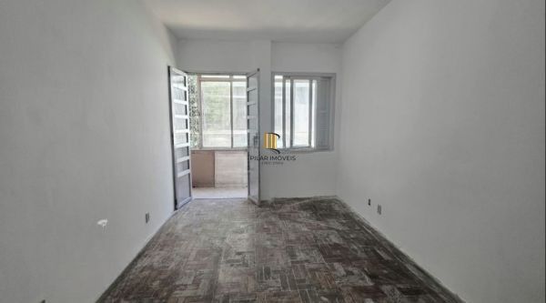 Apartamento no Menino Deus de 1 dormitório DESOCUPADO