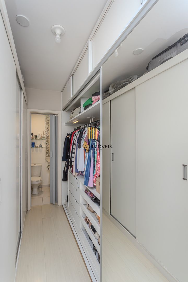 Apartamento diferenciado no bairro Nonoai de 3 dormitórios 2 vagas e infra