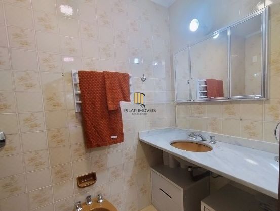 Apartamento de 3 dormitórios e vaga no bairro Petrópolis