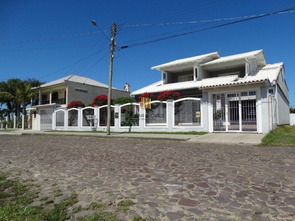 Casa para Venda 3 dormitórios 2 vagas - Capão Novo