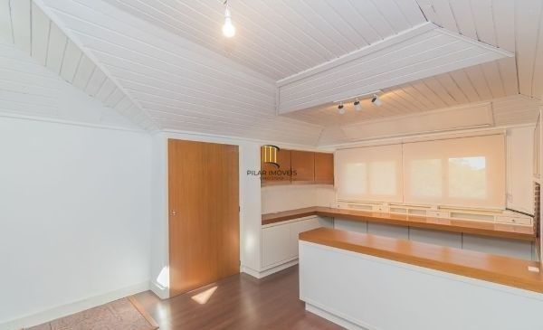 Casa em Condomínio em Ipanema de 3 dormitórios e 2 vagas