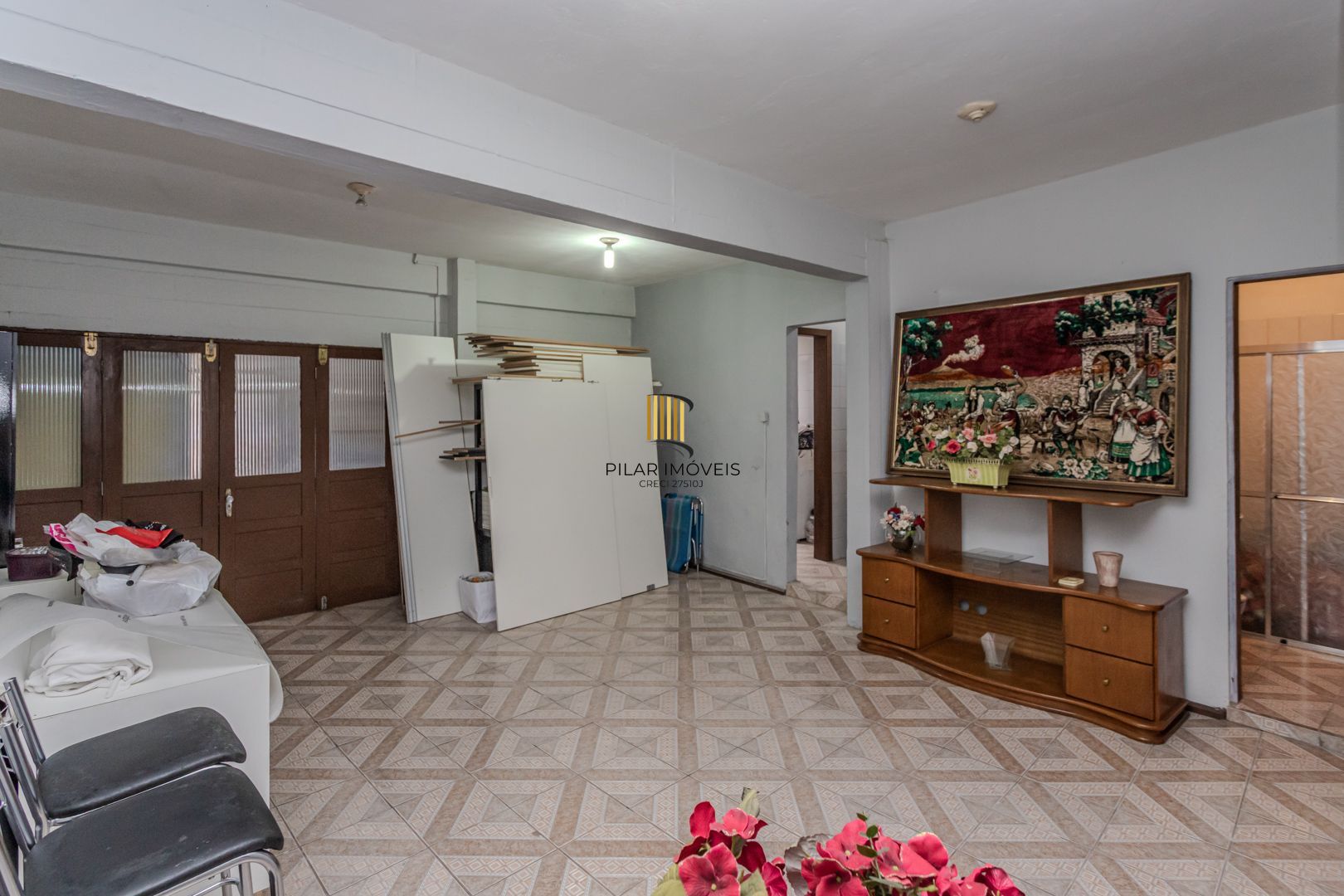 Prédio Residencial no Passo D'areia com 8 dormitórios e 8 vagas