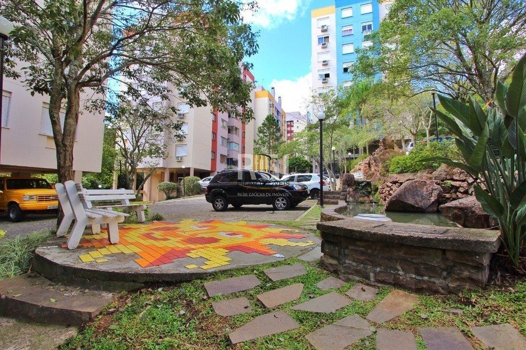 Apartamento no Nonoai de 2 dormitórios vaga e infra
