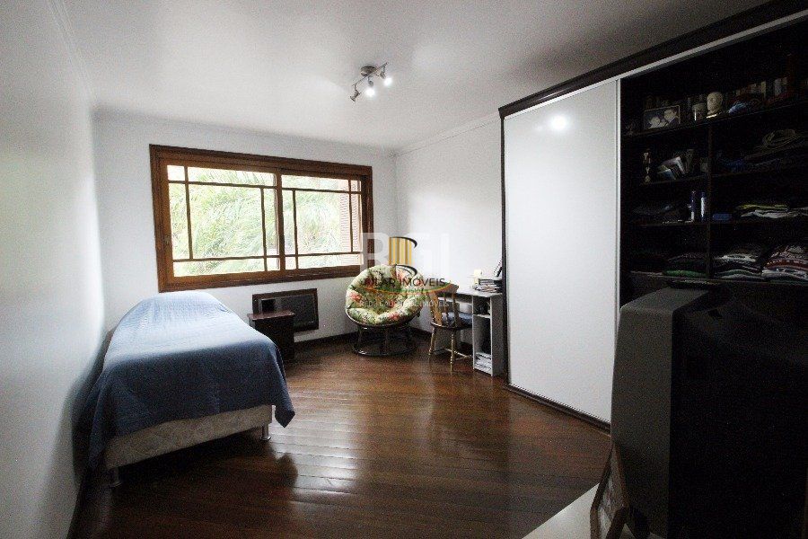 Casa para Venda - 280m², 3 dormitórios, 2 vagas - Petrópolis