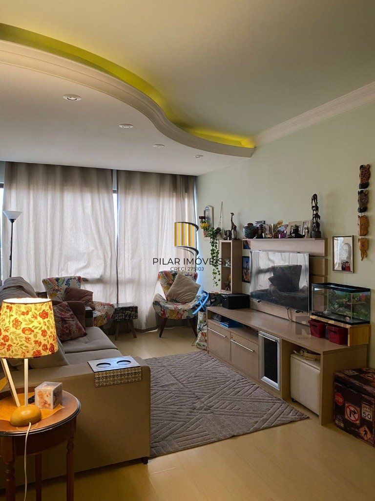 Apartamento no Partenon de 3 dormitórios e vaga