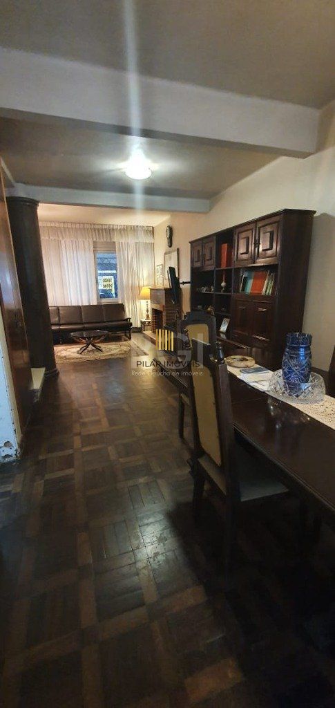 Casa para Venda 3 dormitórios, 2 vagas - Petrópolis