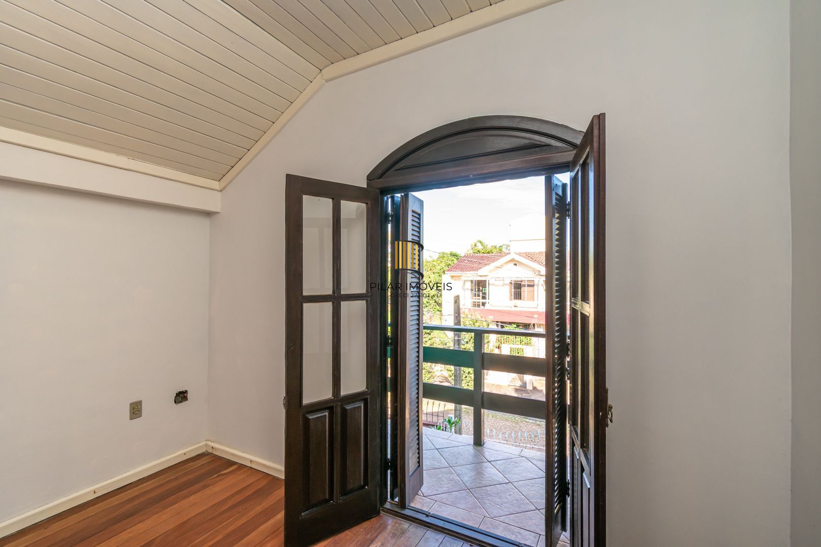 Casa 5 dormitórios no bairro Jardim Sabará