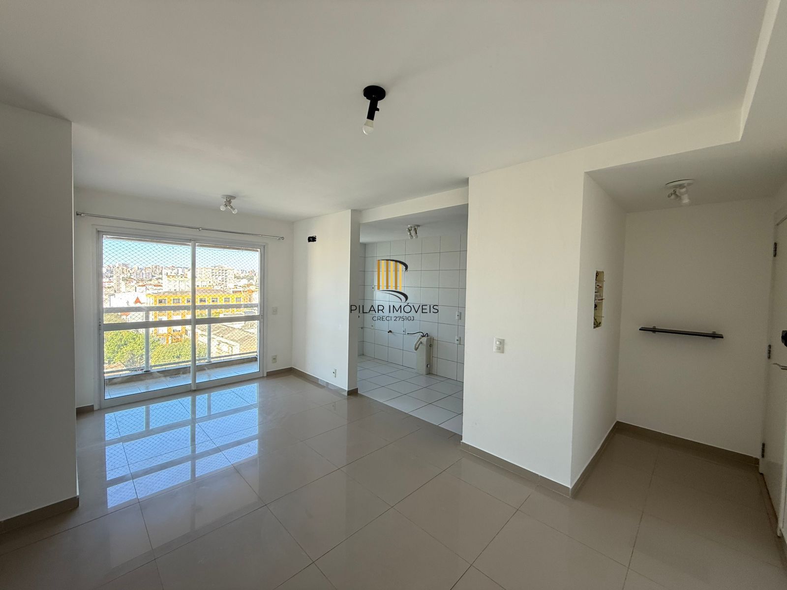 Apartamento de 2 dormitórios e vaga no Rossi Fiateci
