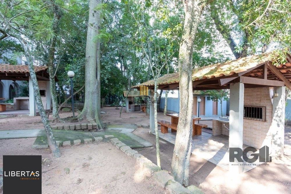 Apartamento no bairro Cristal de 2 dormitórios e vaga DESOCUPADO