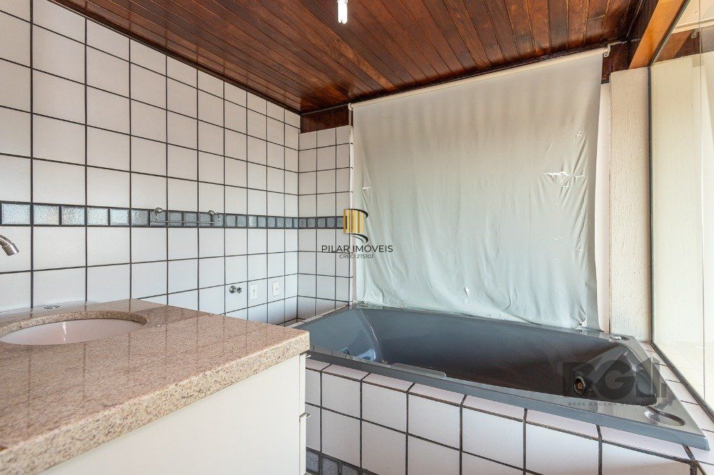 Cobertura no Passo Dareia de 2 dormitórios e vaga Desocupado