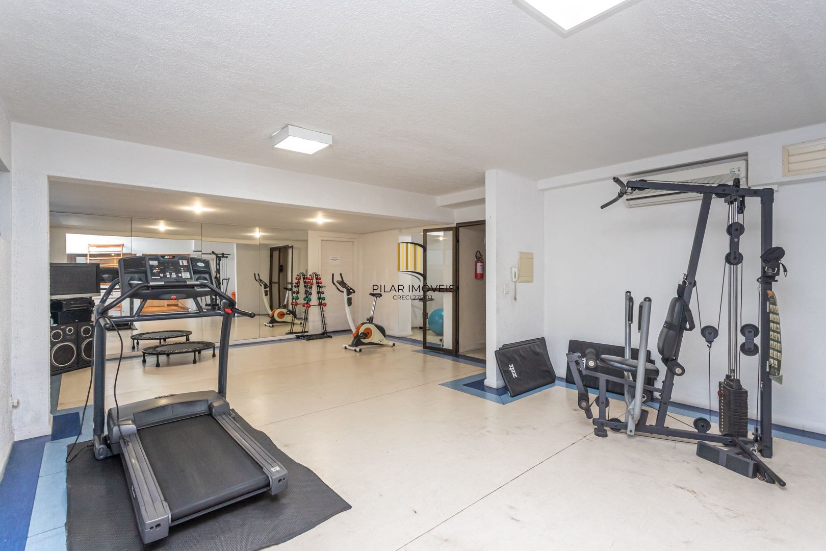 Apartamento no bairro Mont Serrat de 2 suítes e 2 vagas DESOCUPADO