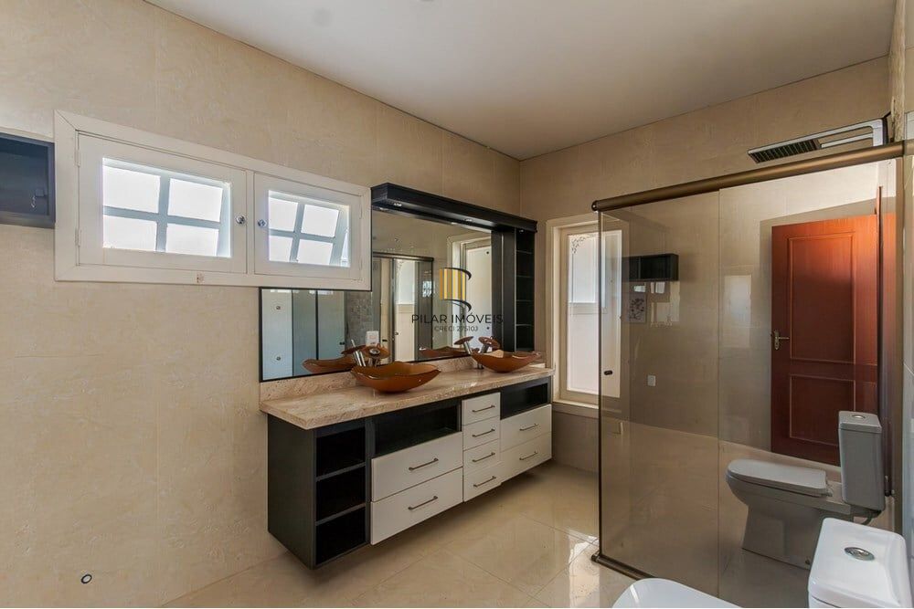 Casa de Condomínio com 3 Quartos à venda, 310m² - Vila Elsa