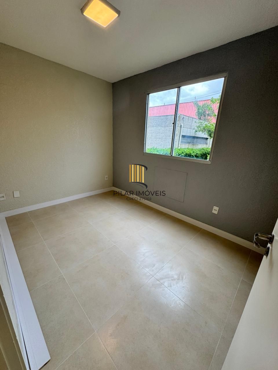 Apartamento 2 dormitórios no bairro Santos Dumont