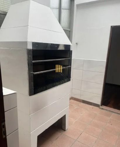 Prédio comercial no bairro Vila Jardim com 550m²