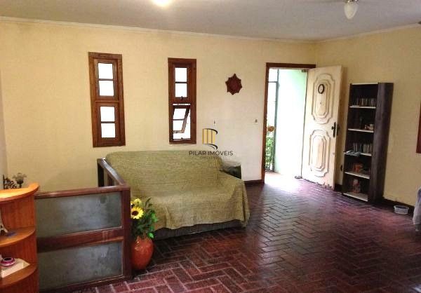 Casa no bairro Chácara das Pedras de 3 dormitórios