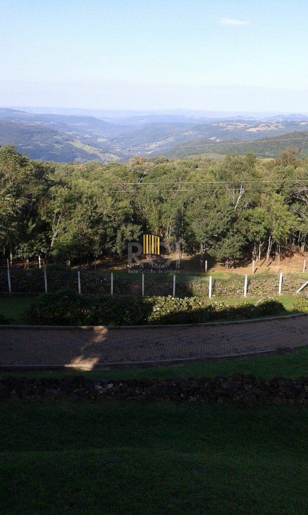 Sítio para Venda - 230m², 3 dormitórios, sendo 1 suites, 4 vagas - Centro