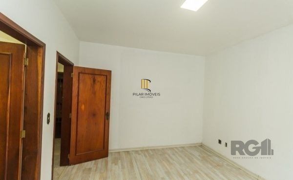 Casa 5 dormitórios no bairro Jardim Sabará